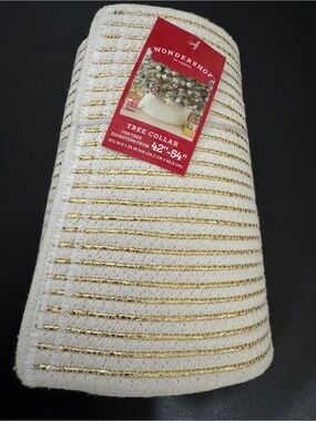 Wondershop White and Gold Striped Tree Collar